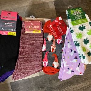 7 pairs Women's/Junior Socks Holiday Bundle all sizes posted all are NWT